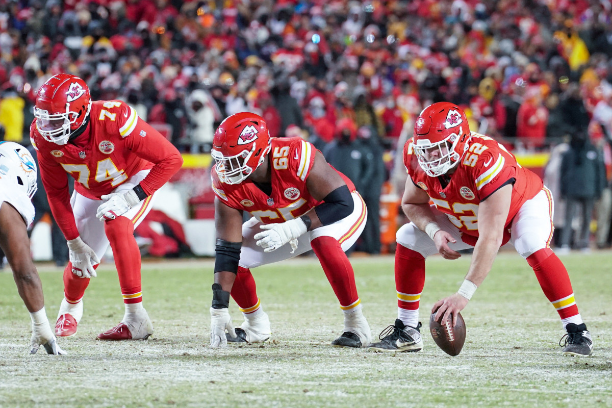 Should Kansas City Chiefs Re-Sign Creed Humphrey & Trey Smith In 'Final ...