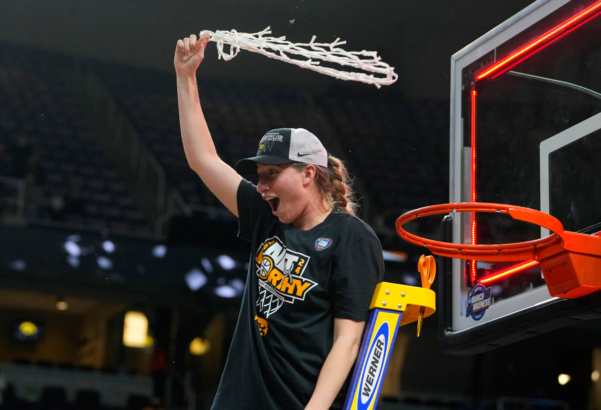 Kate Martin Turned Heads With Pregame Outfit Before Aces-Sun - Athlon Sports