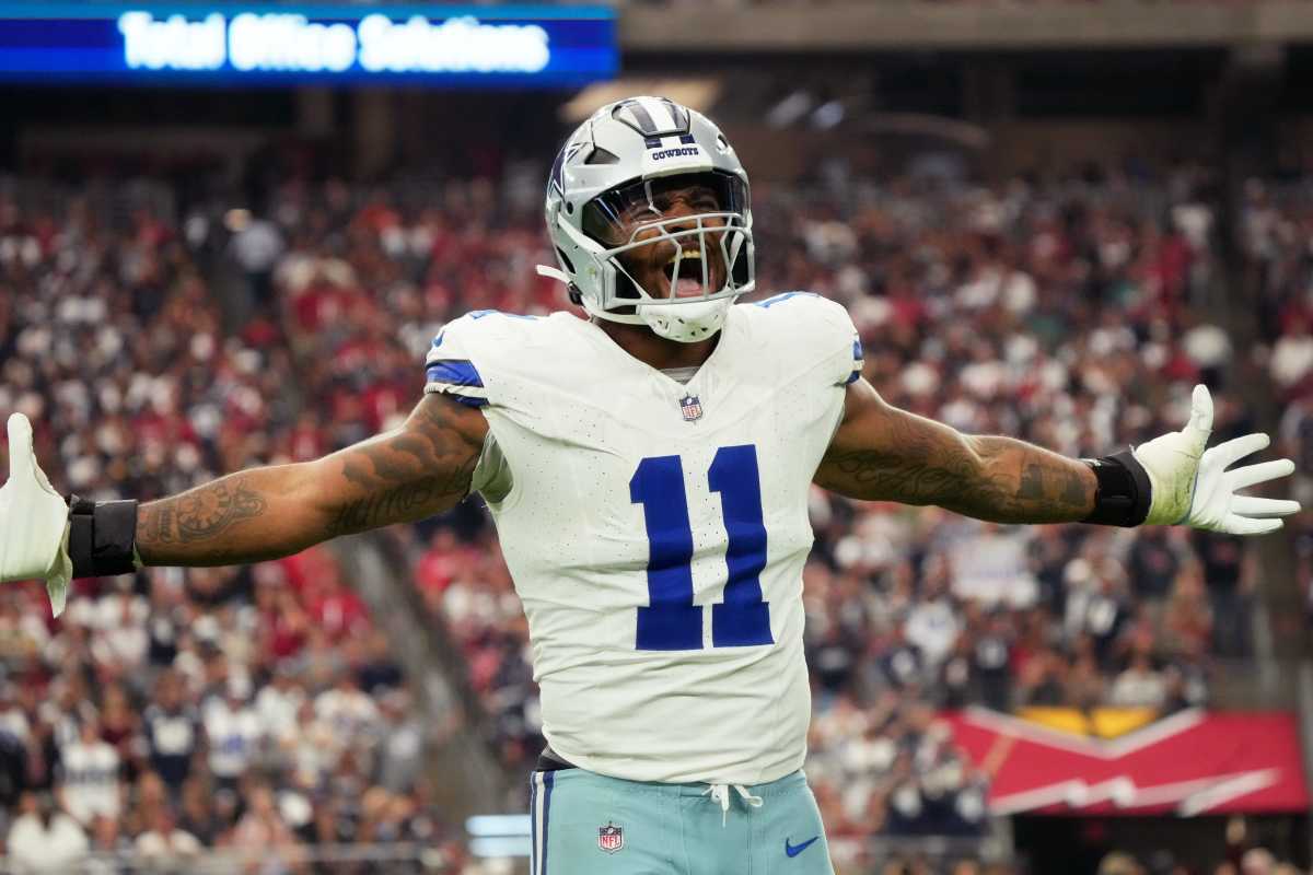 Dallas Cowboys linebacker Micah Parsons (11) celebrates his sack against the Arizona Cardinals at State Farm Stadium.