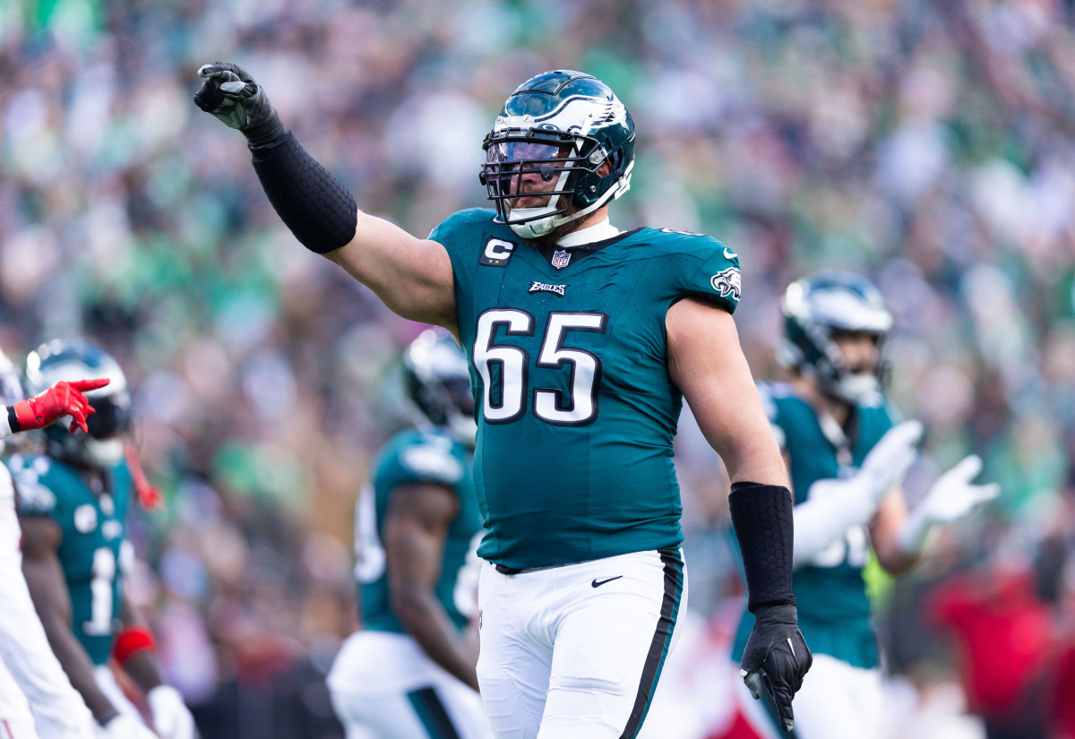 Philadelphia Eagles' 1,688-Pound Starting Offensive Line Is Massive ...