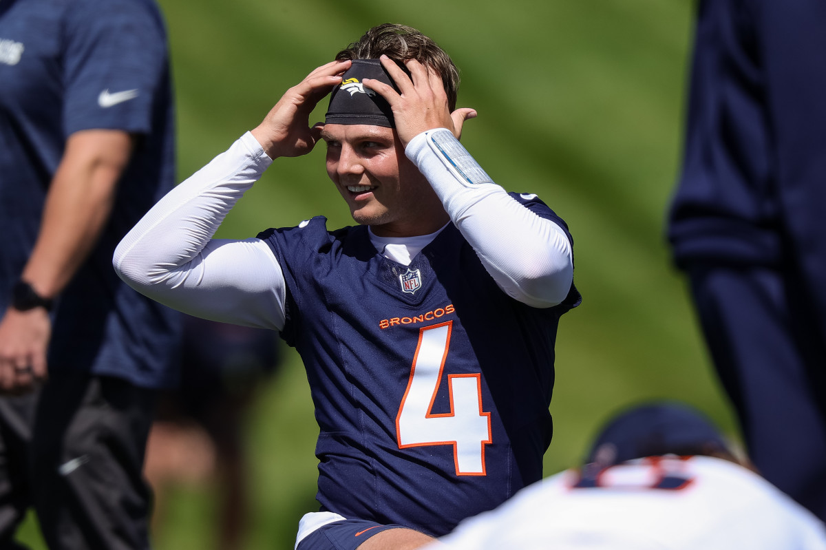 Should New York Giants Trade for Denver Broncos QB Zach Wilson? - Athlon  Sports