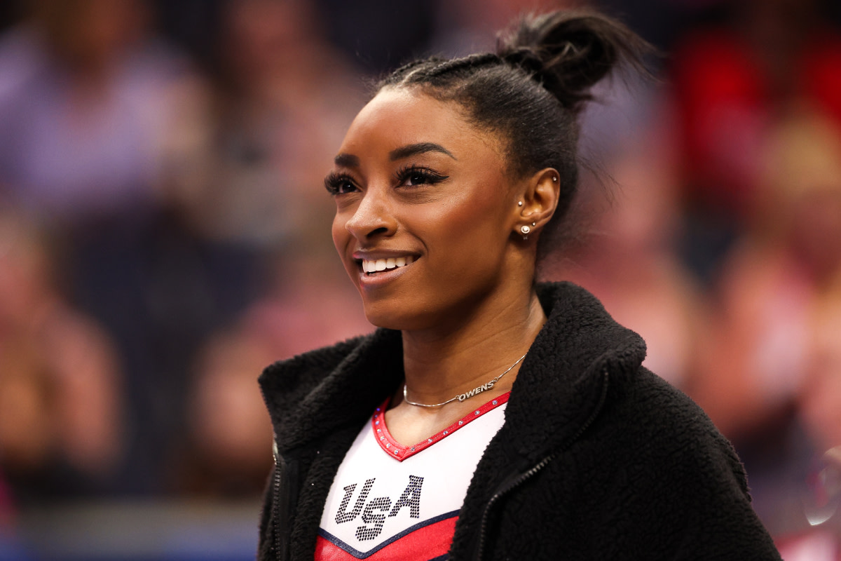 Fans Are Going Crazy After Injured Simone Biles Pulls Off Hardest ...