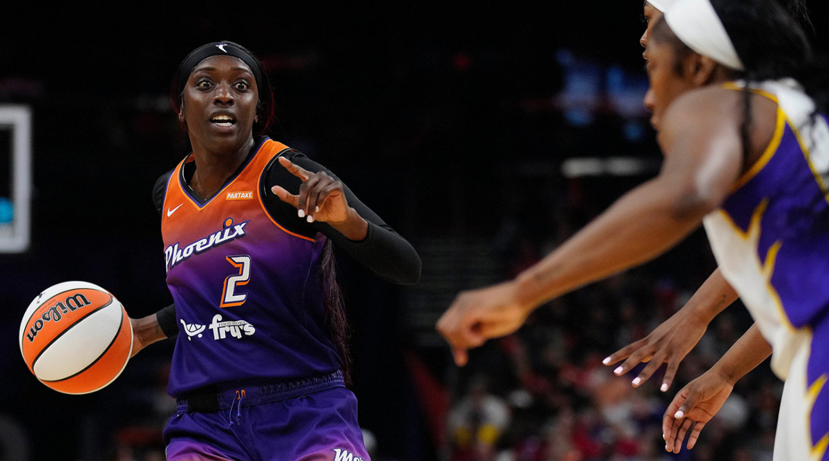 Phoenix Mercury guard Kahleah Copper directs her team’s offense during a game against the Los Angeles Sparks during a game at Footprint Center on June 28, 2024.