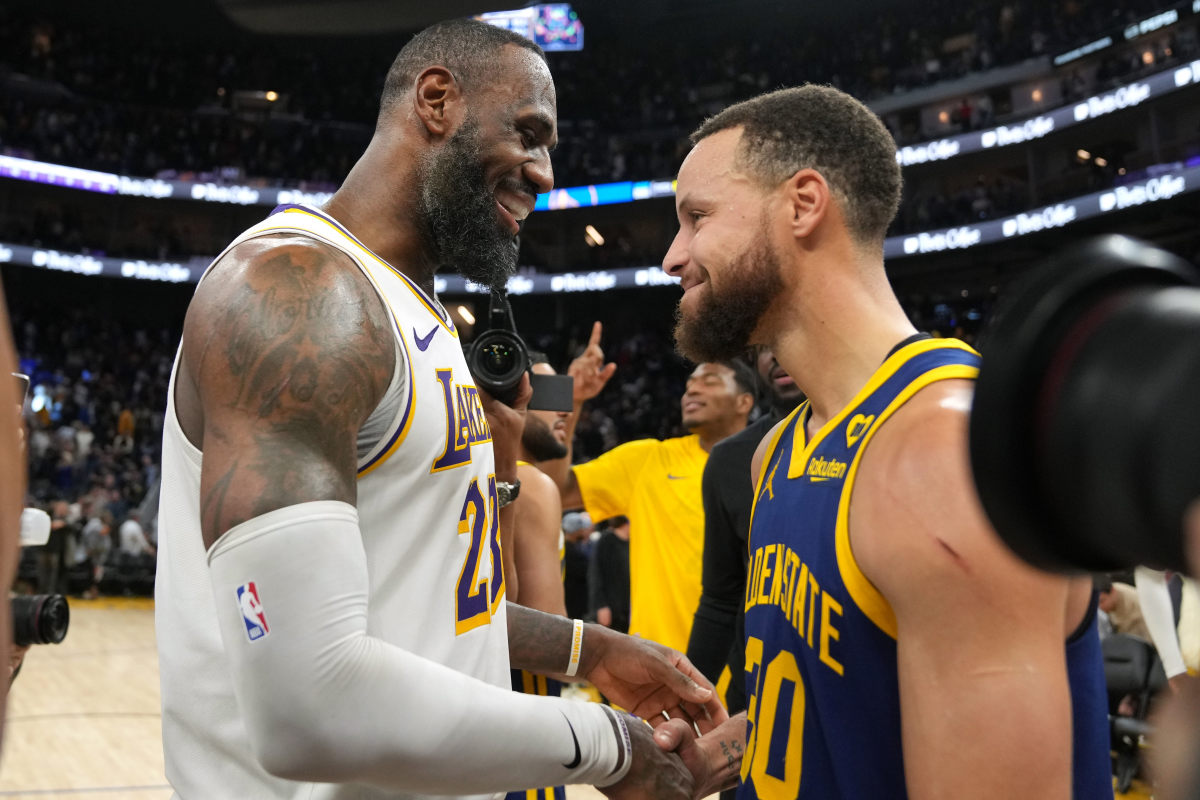 Steph Curry, LeBron James Create New Iconic Photo During Team USA vs ...