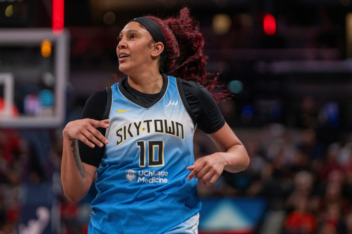 Chicago Sky center Kamilla Cardoso (10) looks up at the score on Sunday June 16, 2024, during the game at Gainbridge Fieldhouse in Indianapolis. The Fever beat the Sky 91-83.