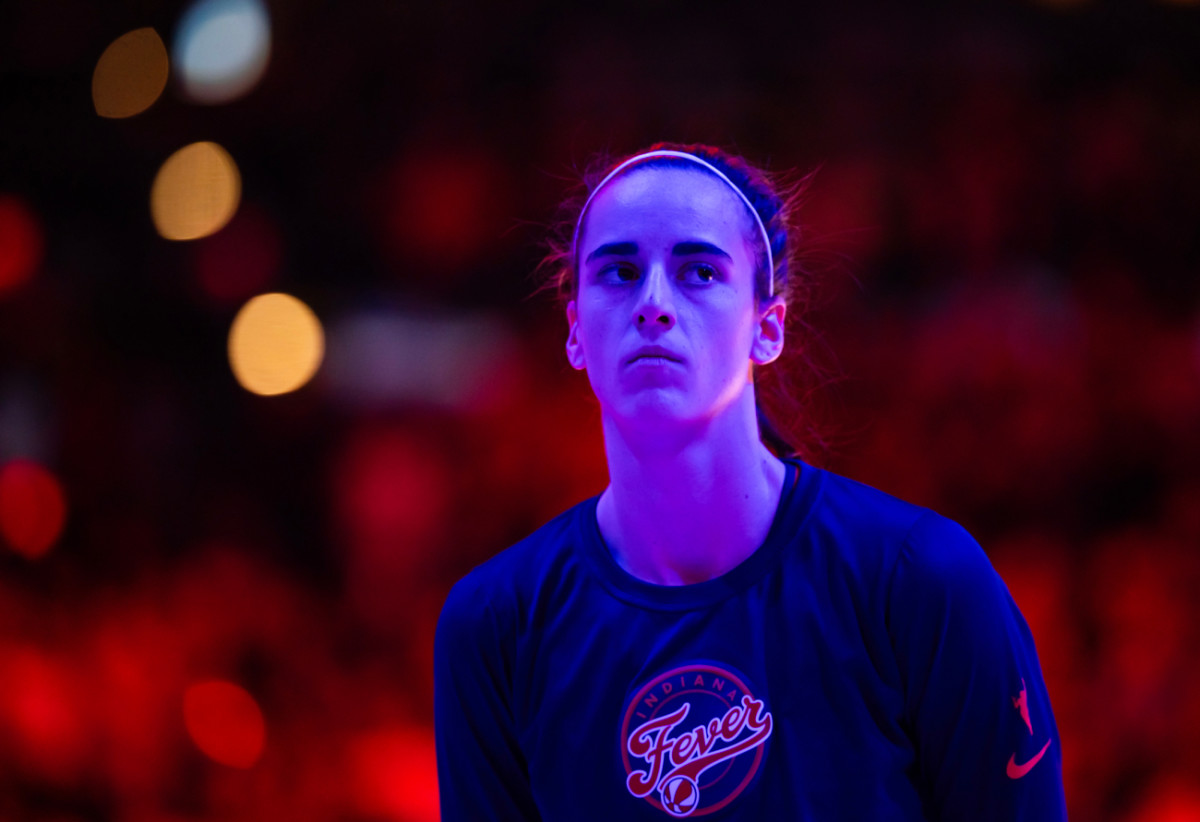 Indiana Fever guard Caitlin Clark (22) against the Phoenix Mercury during a WNBA game at Footprint Center.