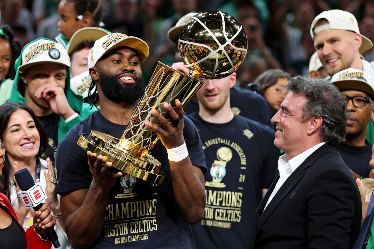 Celtics Owner Reminds Knicks Fans Who's Boss With Simple Comment    - Athlon Sports