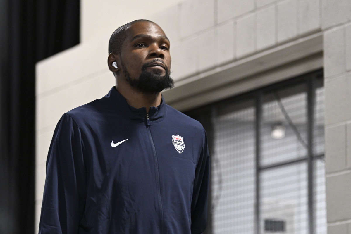 Kevin Durant's Family Finally Sets Record Straight on His Height - Athlon  Sports