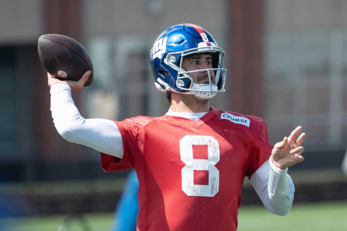 'He's a Dog!' Devin Singletary Praises New York Giants Quarterback