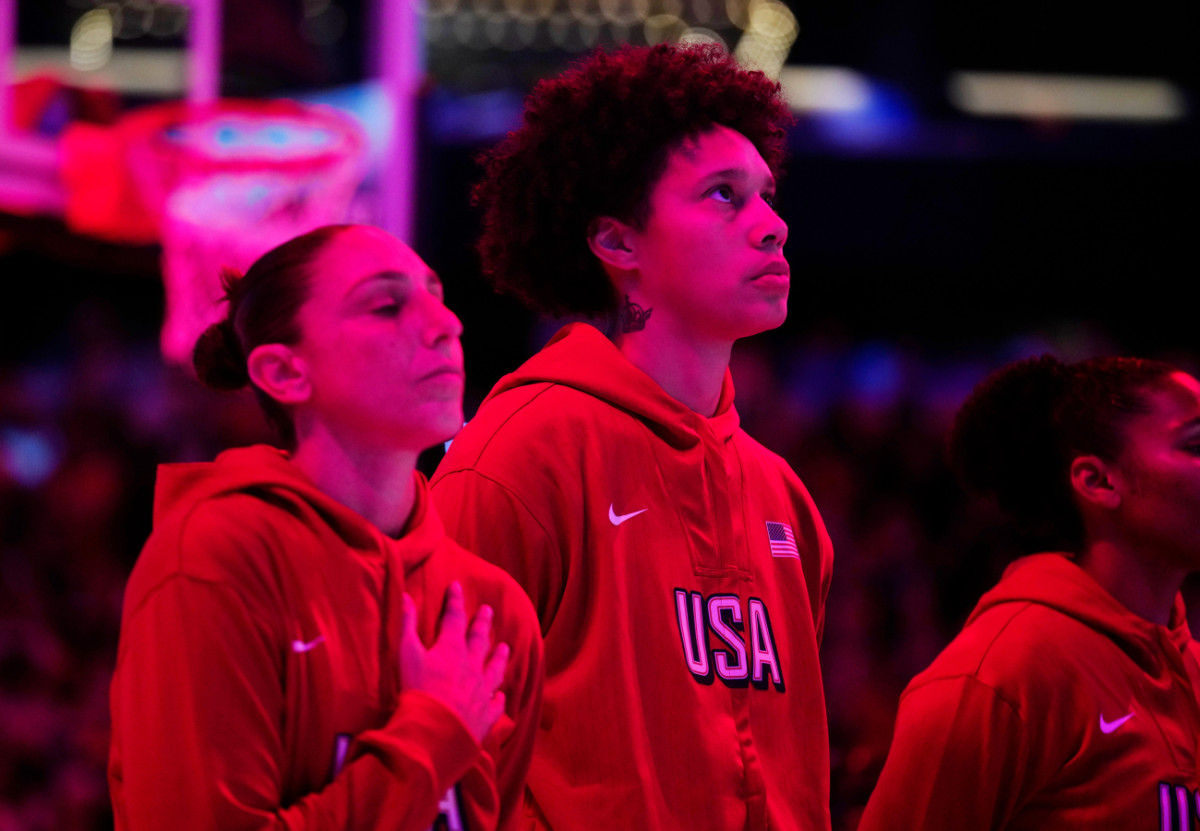 Brittney Griner Backtracks on Controversial National Anthem Message Before Olympics - Athlon Sports