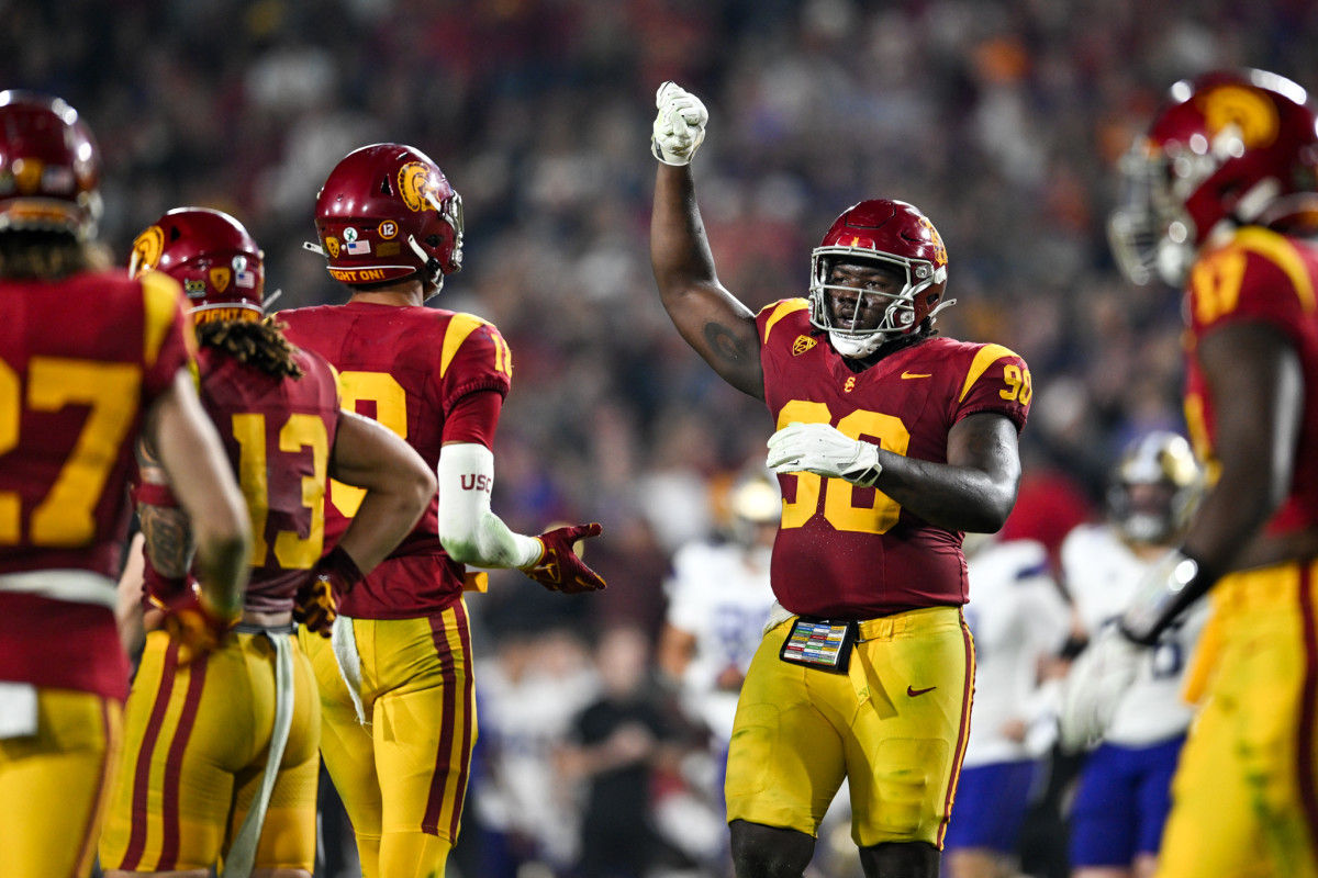 USC Trojans Star Defender Expected To Redshirt And Enter Transfer ...