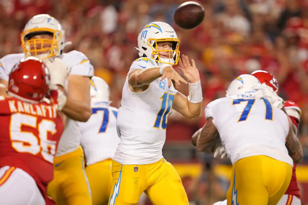 BREAKING: Chargers QB Justin Herbert Suffers Foot Injury; OUT How Long ...