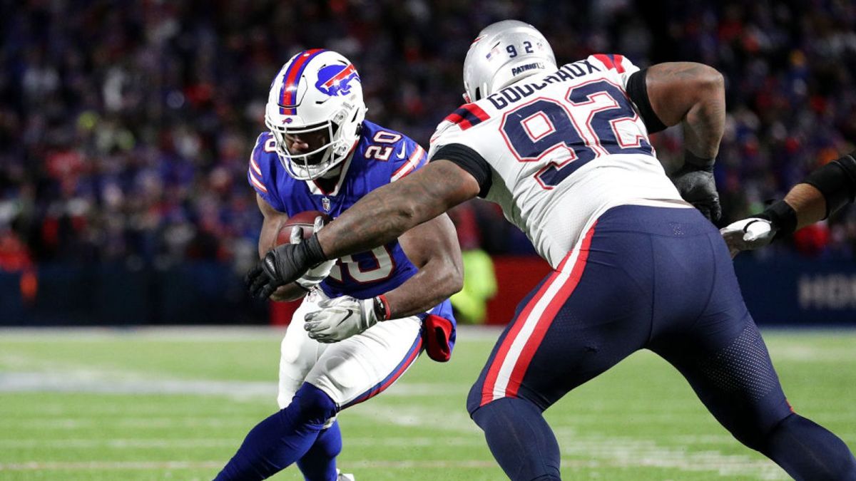 Buffalo Bills Rival New England Patriots Sign ‘Run-Stuffer’ to Contract ...