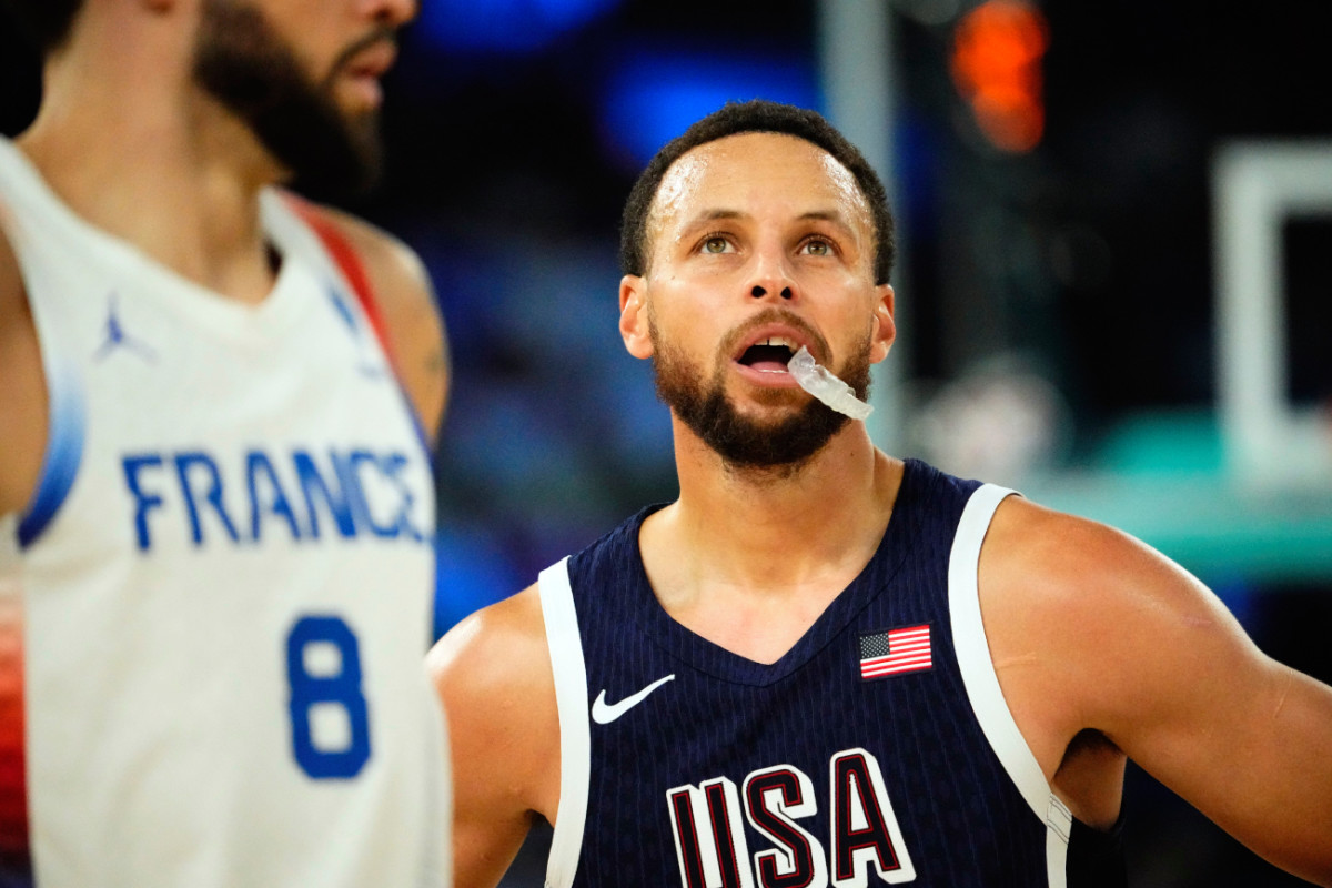 Fans Complain Steph Curry Was Robbed After LeBron James' MVP Win At Olympics - Athlon Sports