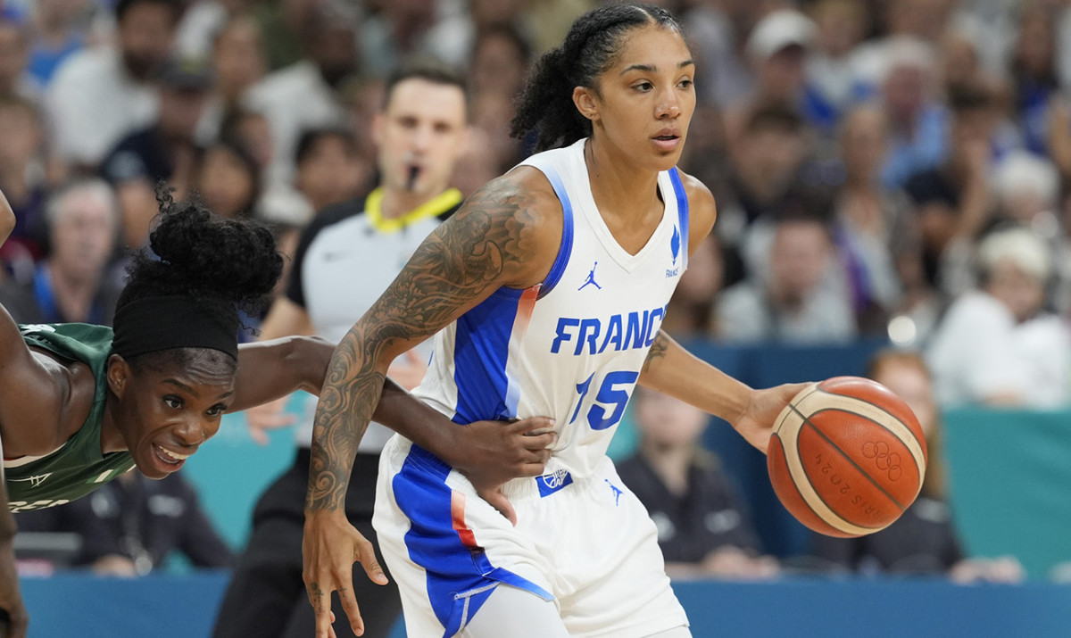 Olympics Star Gabby Williams Finally Signs With WNBA Team - Athlon Sports