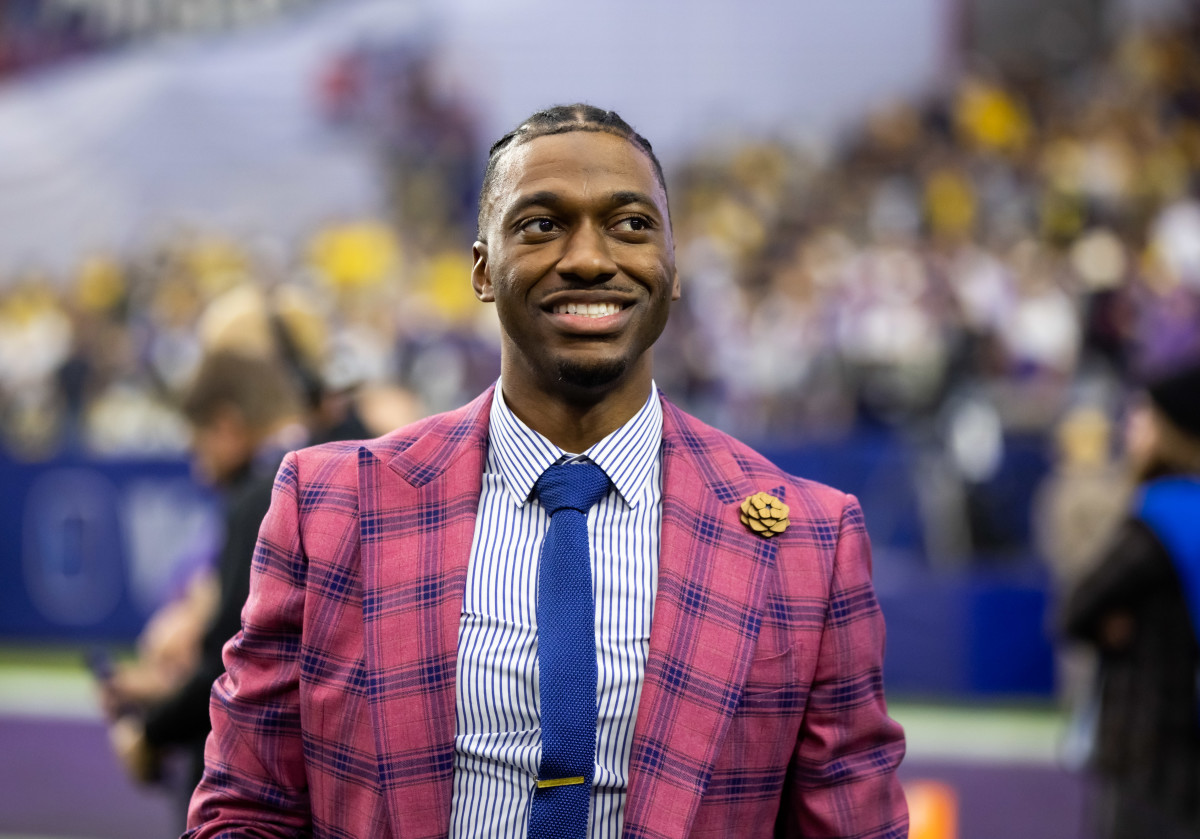 Dec 31, 2022; Glendale, Arizona, USA; ESPN sideline reporter Robert Griffin III during the Michigan Wolverines game against the Texas Christian Horned Frogs during the 2022 Fiesta Bowl at State Farm Stadium.