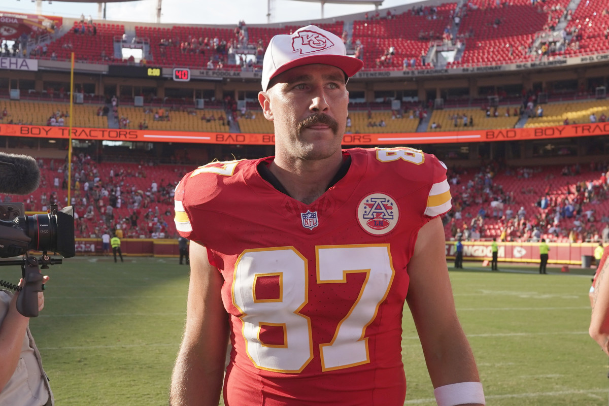 Travis Kelce's Pregame Outfit Ahead of Season Opener Goes Viral