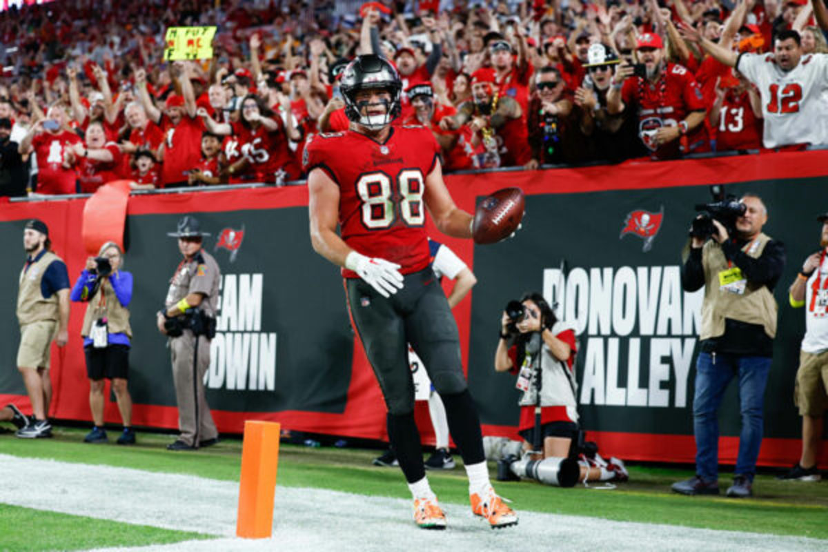 When Will Tampa Bay Buccaneers Tight End Cade Otton Get Involved in Offense? Athlon Sports