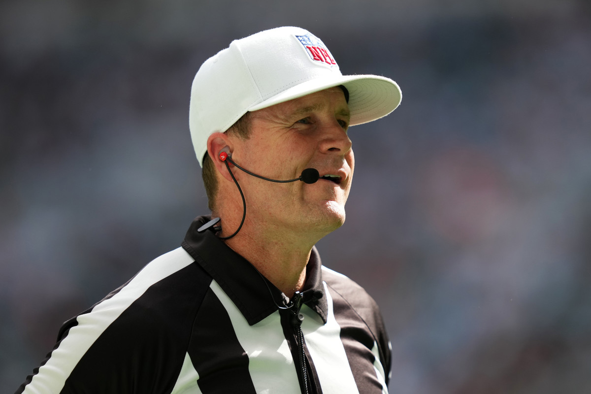 NFL Official Turning Heads With What He Said During Giants-Panthers ...