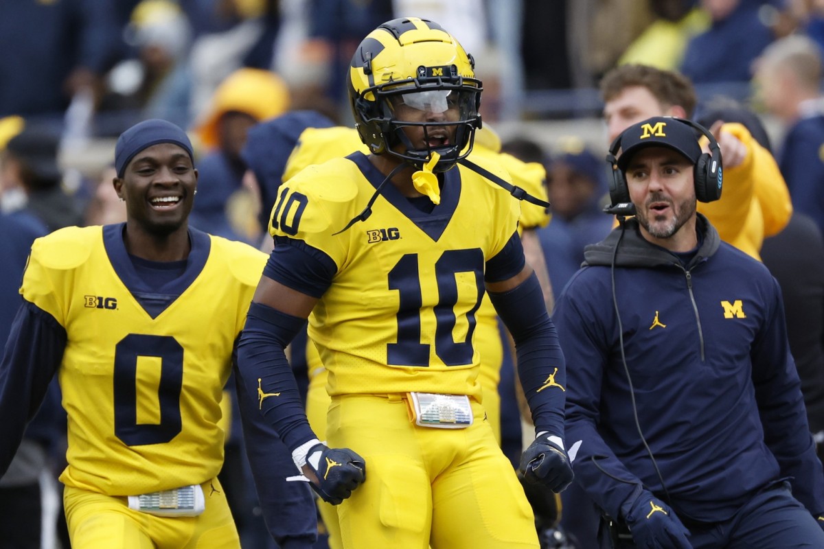 Michigan Football News Zeke Berry Emerges from Depth Chart to Embrace