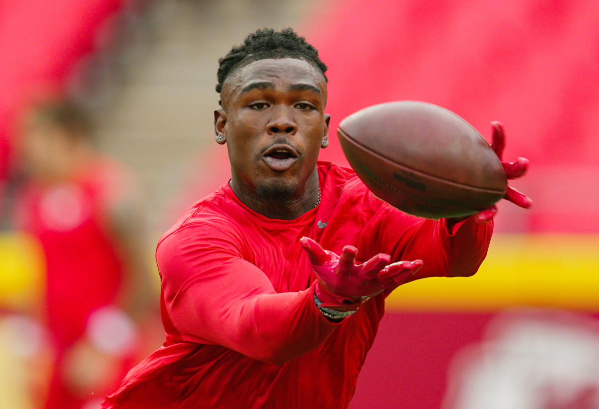 Kansas City Chiefs wide receiver Rashee Rice (4) warms up prior to a game against the Chicago Bears at GEHA Field at Arrowhead Stadium.