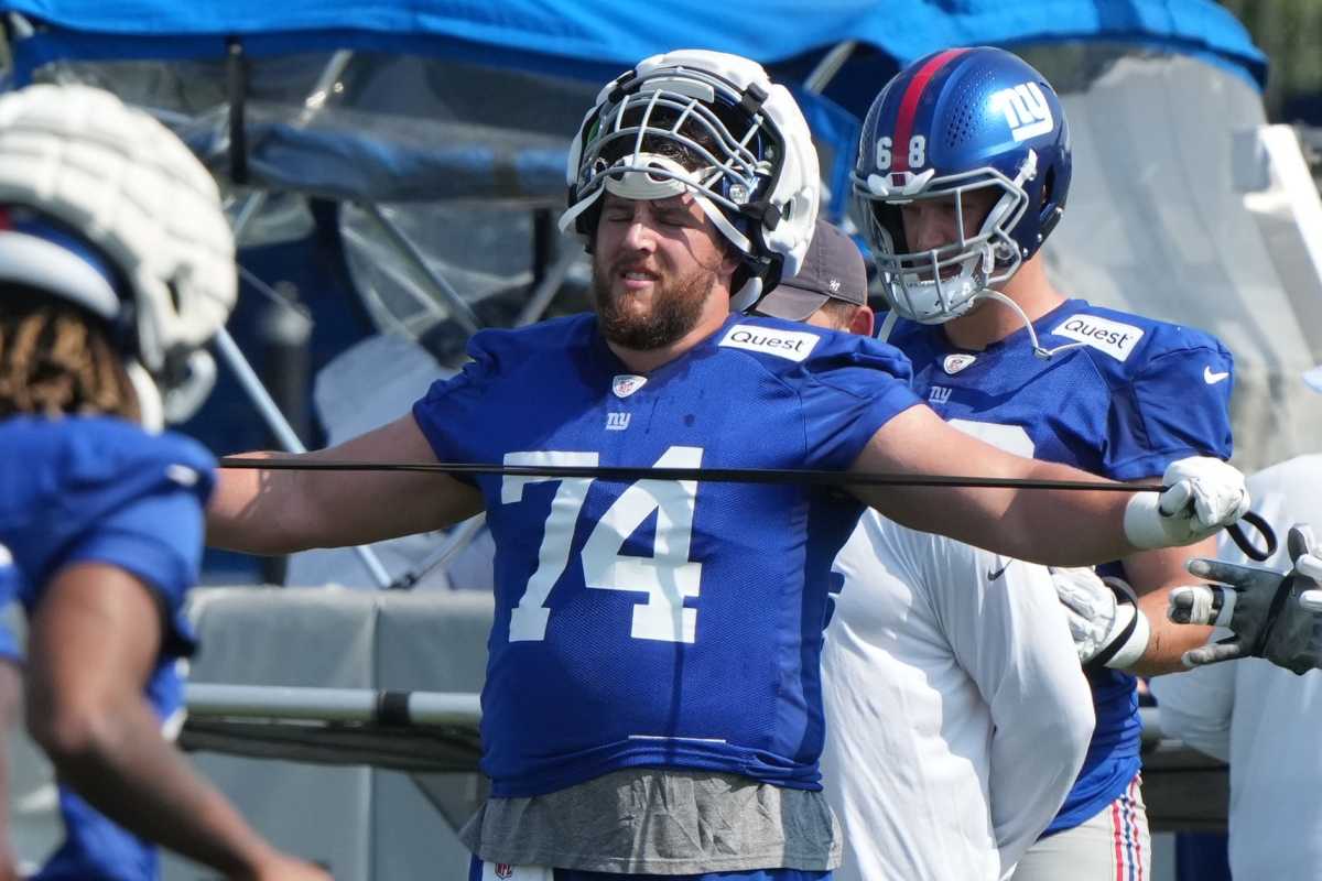 New York Giants Re-Sign Key Offensive Linemen Greg Van Roten, Aaron ...