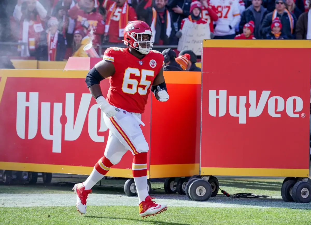 Kansas City Chiefs Guard Trey Smith Ranked Top-5 Free Agent in 2025 ...