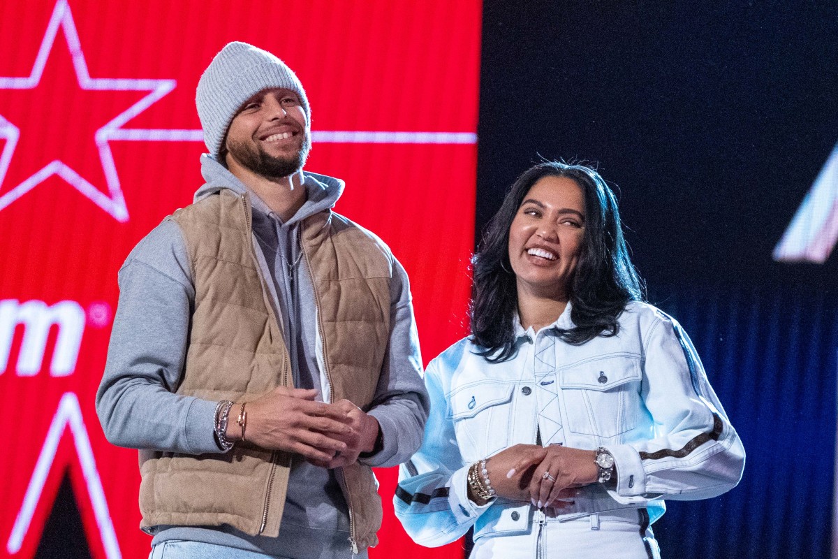 Steph Curry’s Golf Video Draws 3-word Reaction From Ayesha Curry 