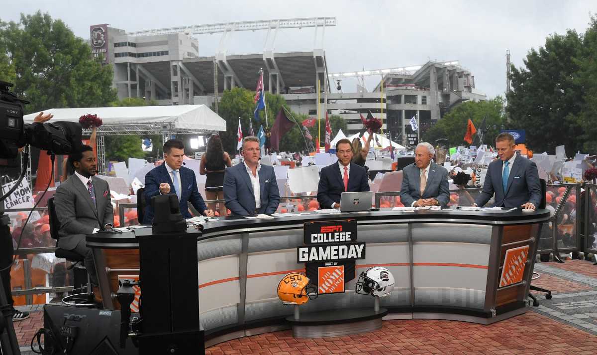 'College GameDay' Crew Unanimously Predicts Top 25 College Football ...