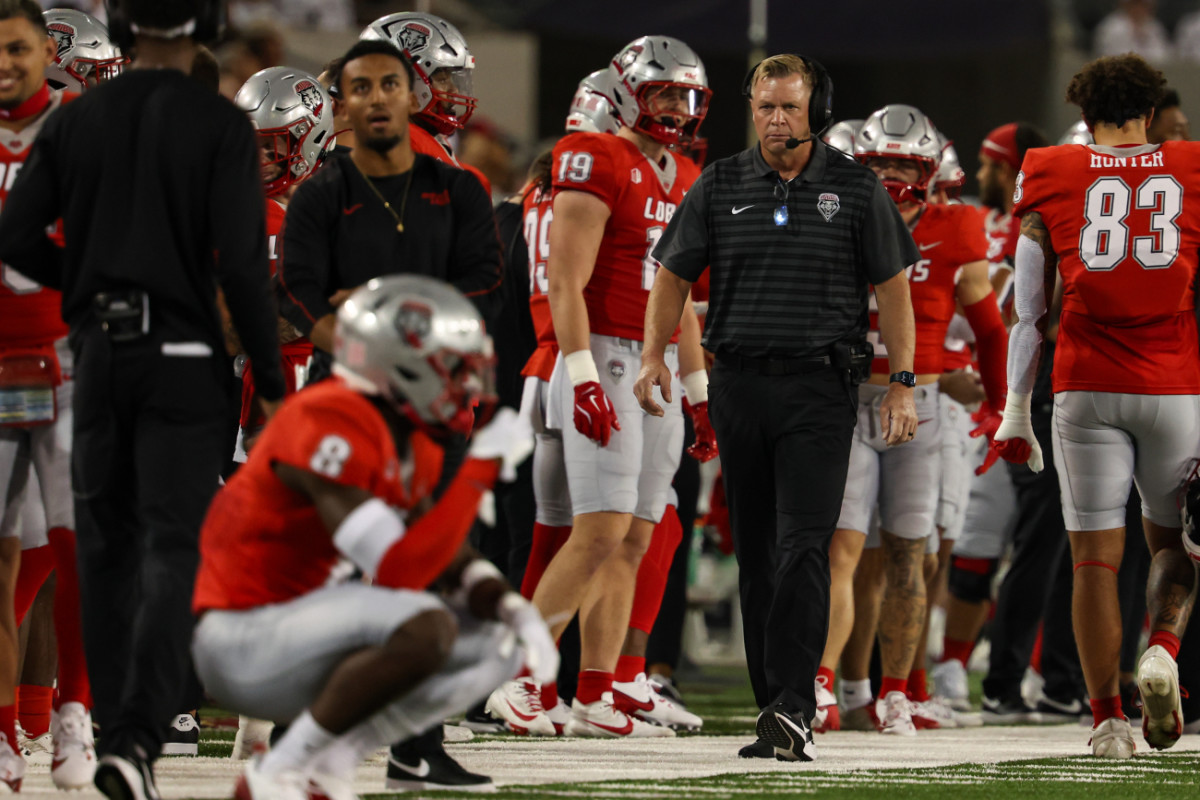 The South Alabama football program lent busses to the New Mexico Lobos so they could make it to their game against the Auburn Tigers on Saturday.