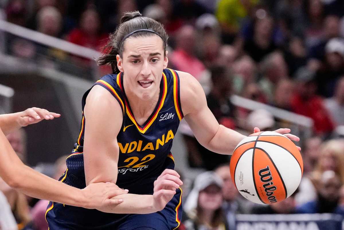 Indiana Fever guard Caitlin Clark (22)