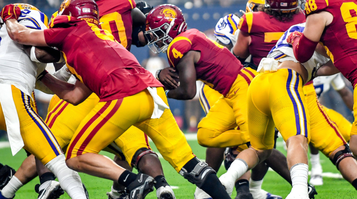 USC Trojans running back Woody Marks (4) in action in the second quarter during the NCAA, College League, USA Football game between the USC Trojans and the LSU Tigers at Allegiant Stadium in Las Vegas.