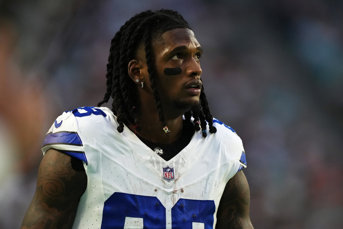  Dallas Cowboys wide receiver CeeDee Lamb (88) looks up at the scoreboard during the first half against the Miami Dolphins at Hard Rock Stadium.