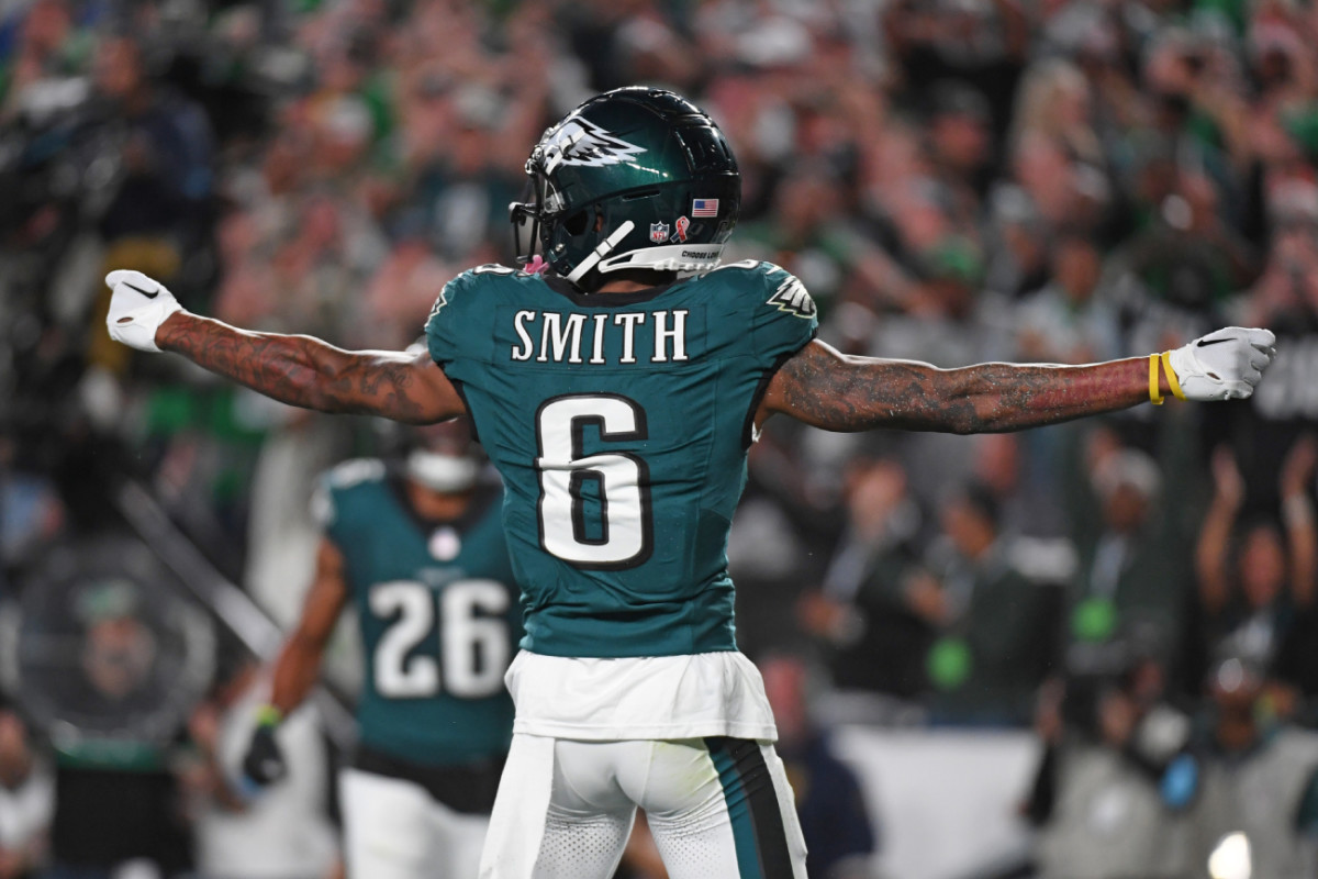 Eagles Announce Official DeVonta Smith Injury Update - Athlon Sports