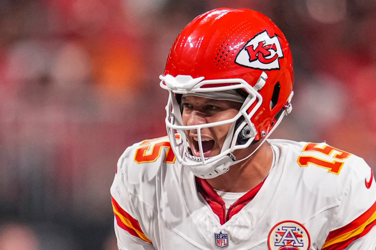 Kansas City Chiefs quarterback Patrick Mahomes play against the Atlanta Falcons at Mercedes-Benz Stadium on September 22, 2024.