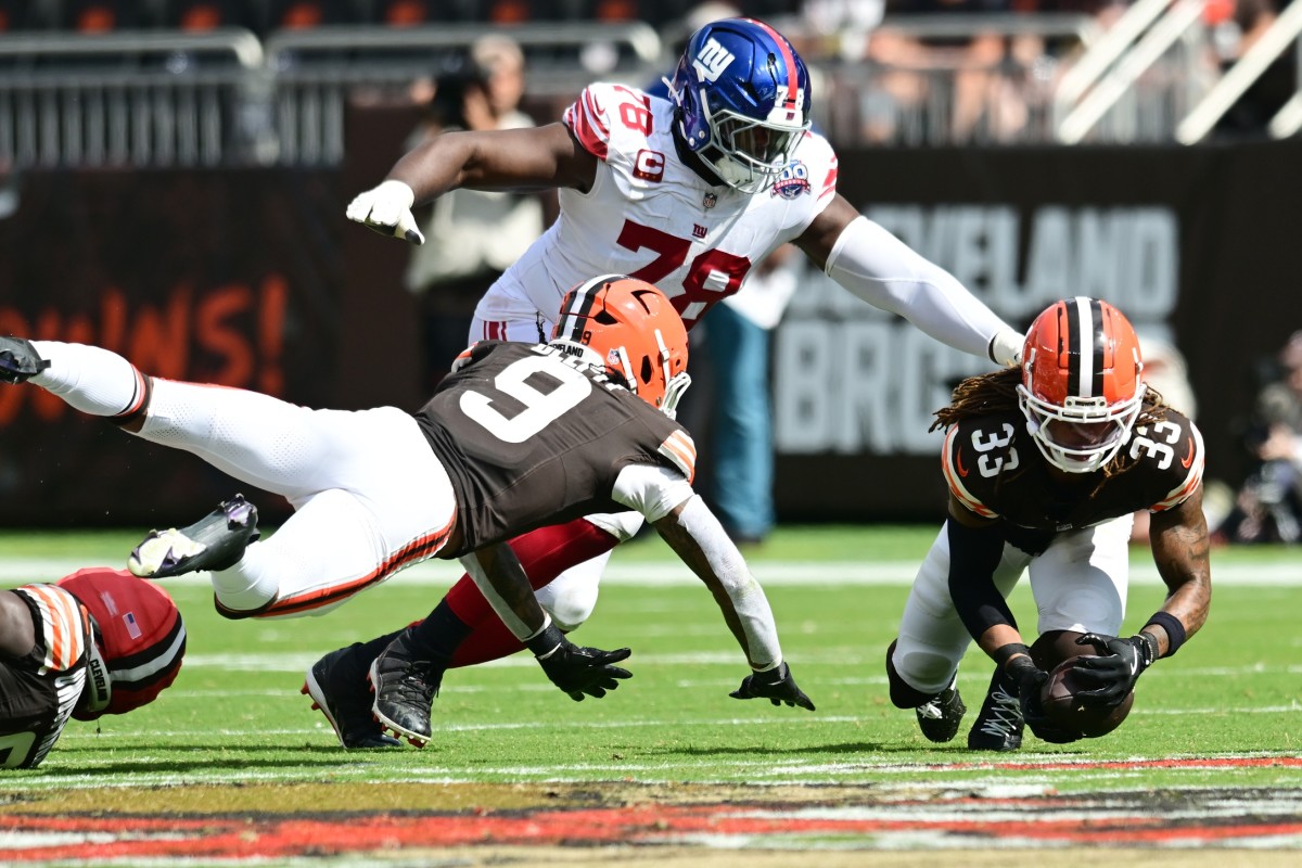 ESPN Ranks Giants' Pro Bowl Tackle High But Raises One Key Question - Athlon Sports