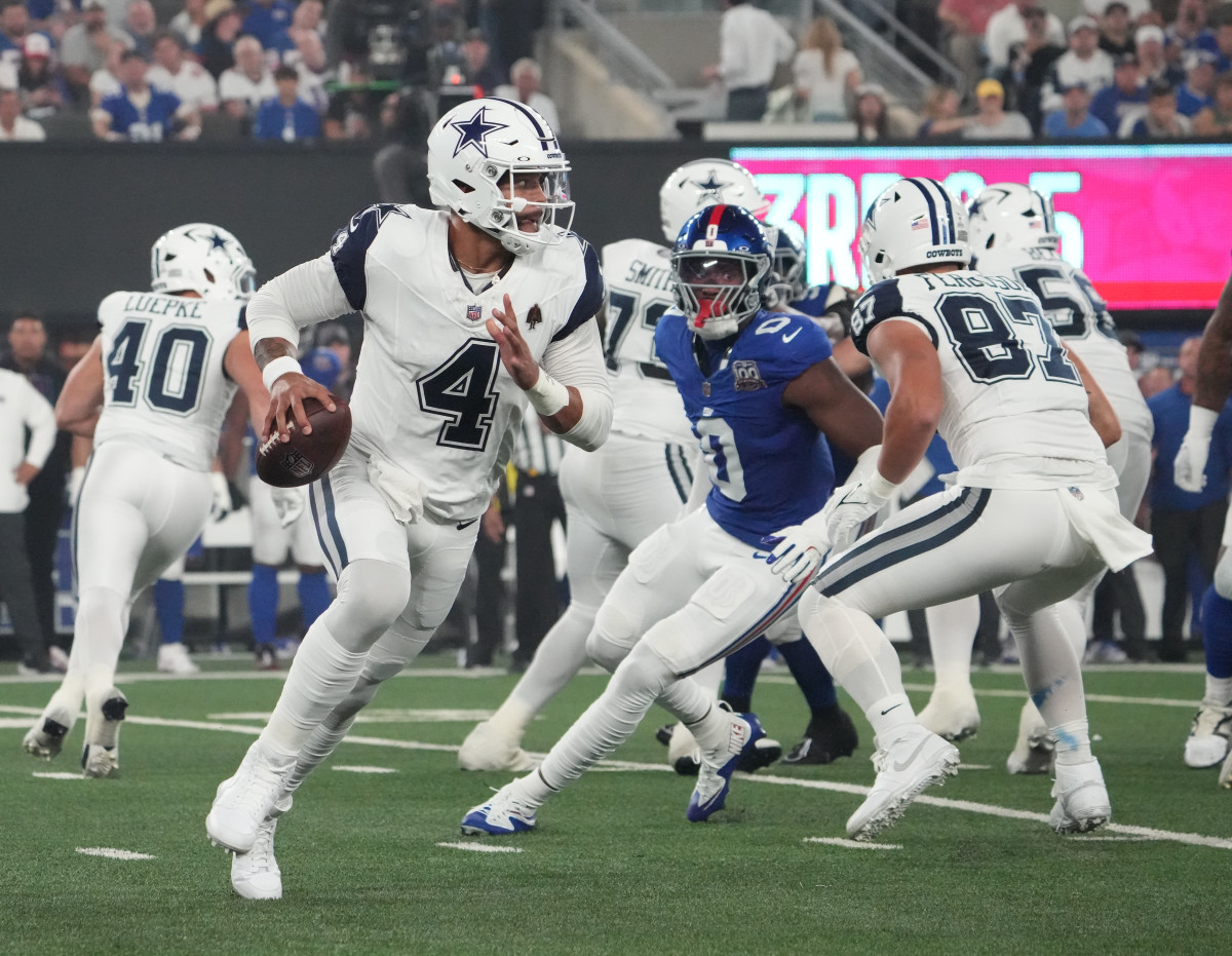 WATCH Dallas Cowboys Defense Shocking New York Giants Late in 1st Half