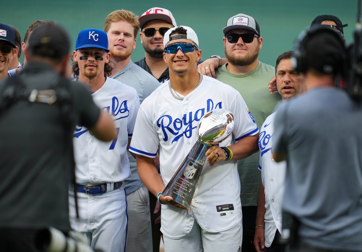 Patrick Mahomes' Viral Moment at Yankees-Royals Game Turns Heads - Athlon  Sports