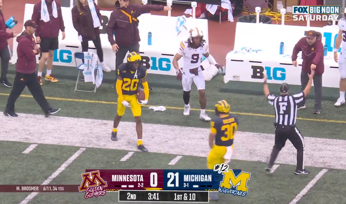 Gophers struggle to get offense going, trail No. 12 Michigan 213 at