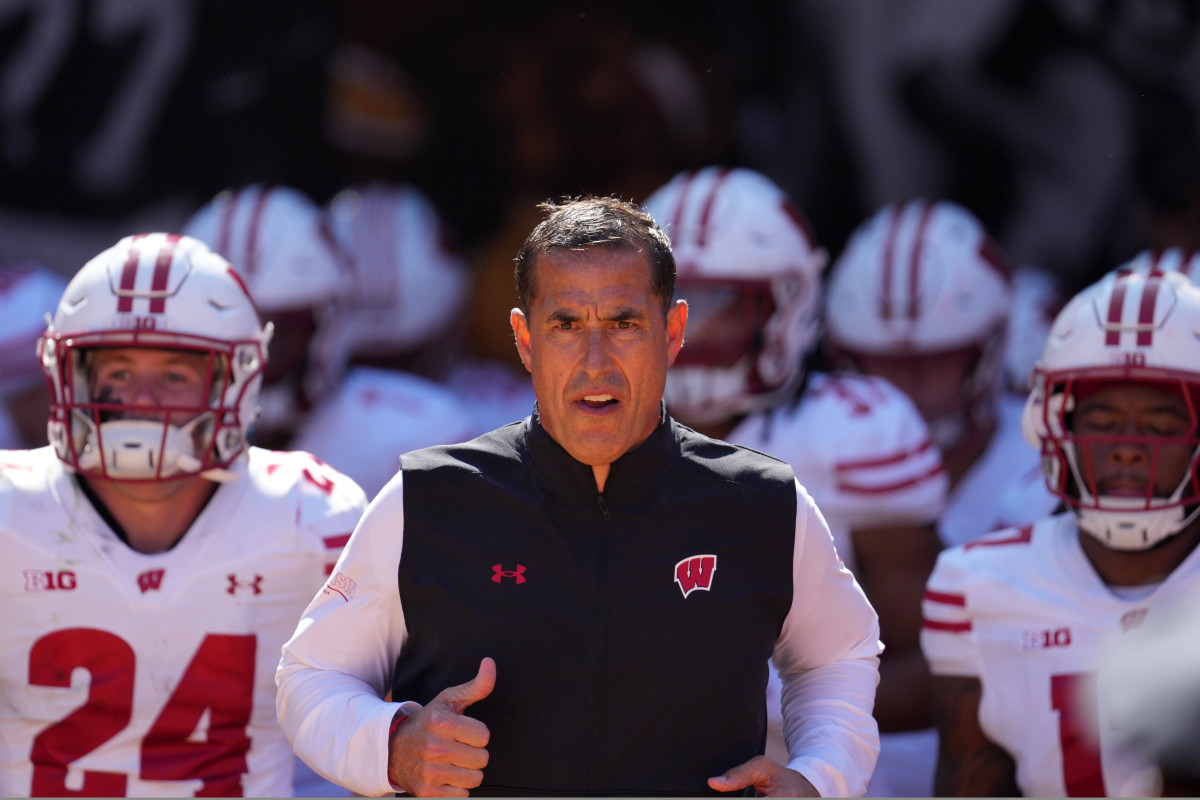 Wisconsin Football Head Coach Defends Controversial 4thand1 Call