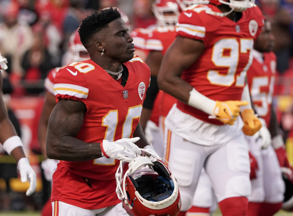 Blockbuster Trade Proposal Would Bring Tyreek Hill Back to the Kansas City  Chiefs - Athlon Sports