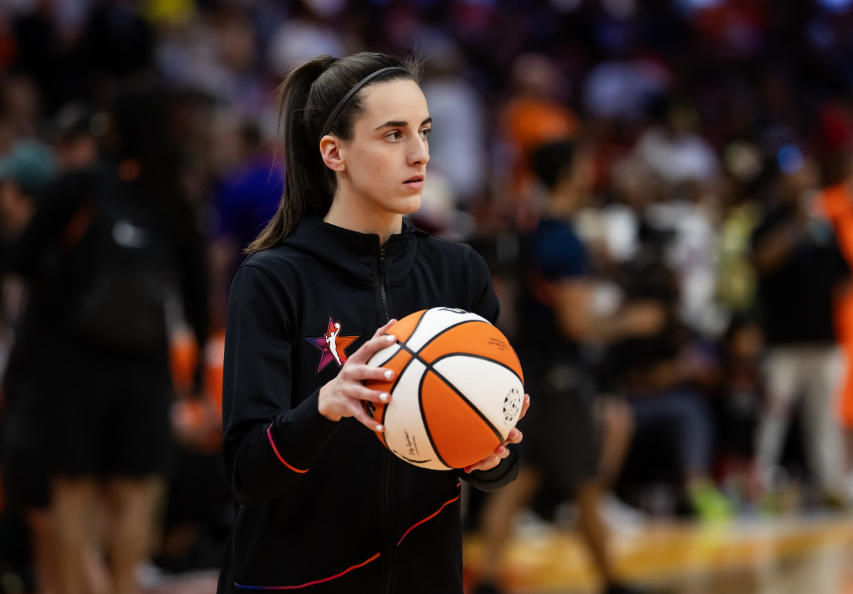 Team WNBA guard Caitlin Clark (22)