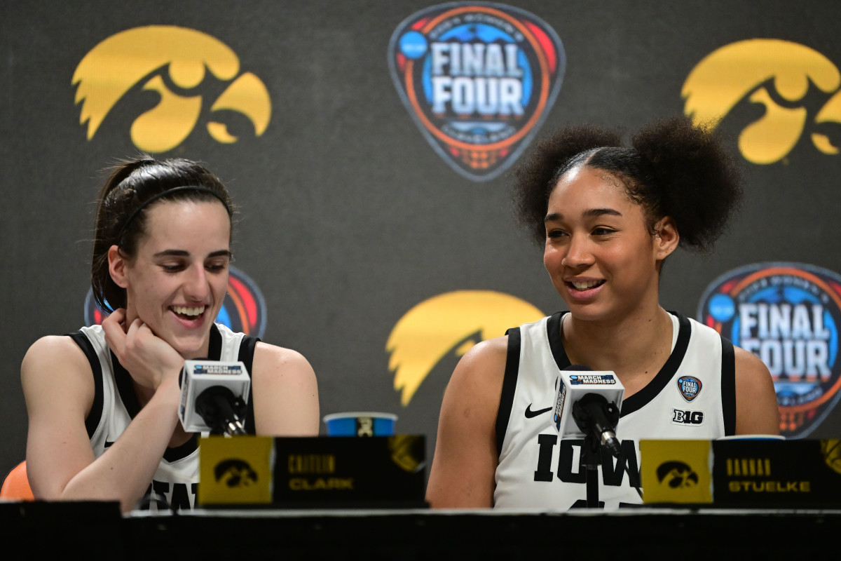 Caitlin Clark and Hannah Stuelke of the Iowa Hawkeyes