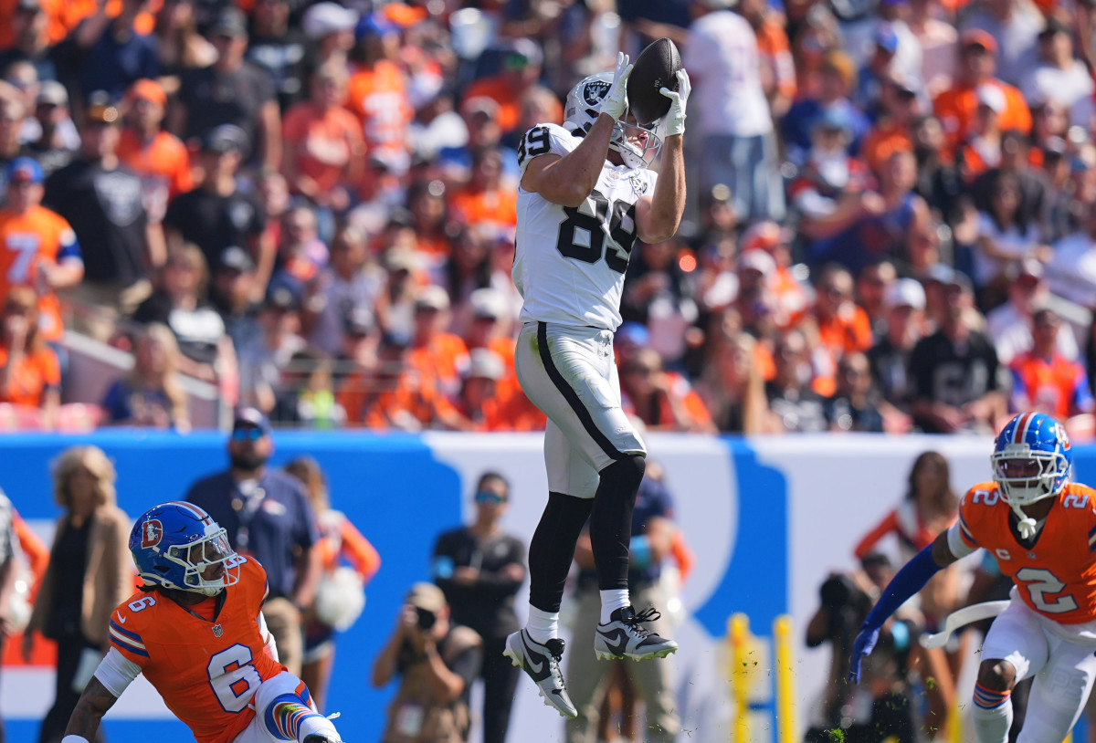 Raiders Rookie Brock Bowers Made NFL History On Sunday - Athlon Sports