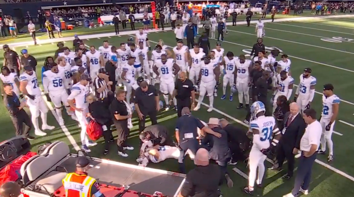 Detroit S Aidan Hutchinson Carted Off The Field After Gruesome Injury Athlon Sports