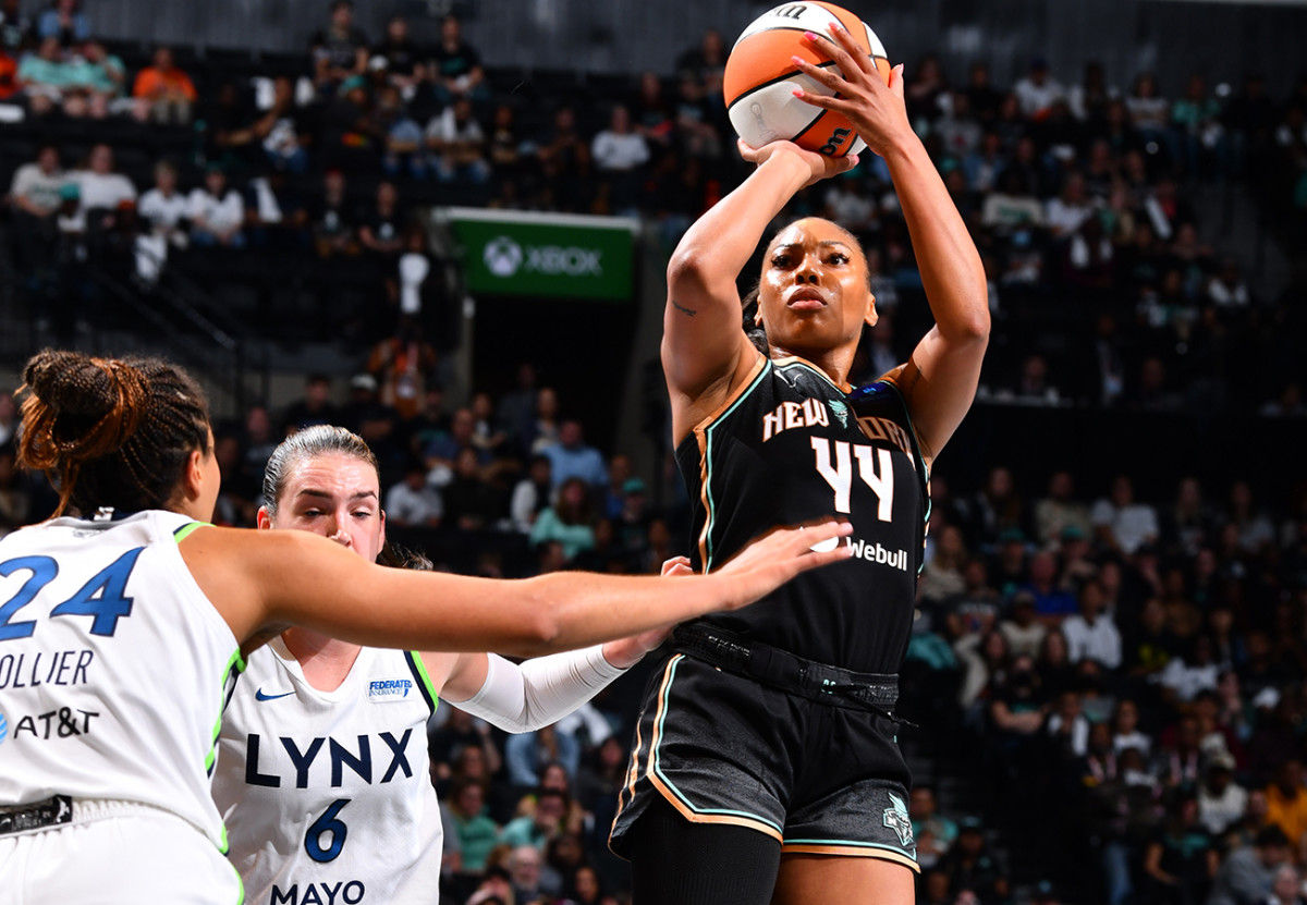 WNBA Finals: Betnijah Laney-Hamilton Looms Large as New York Liberty Even  Series With Minnesota Lynx - Athlon Sports