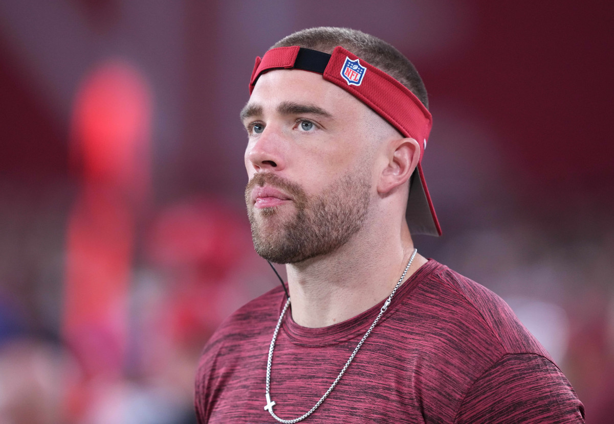 Washington Commanders TE Zach Ertz Emerging as Unselfish Leader 'For