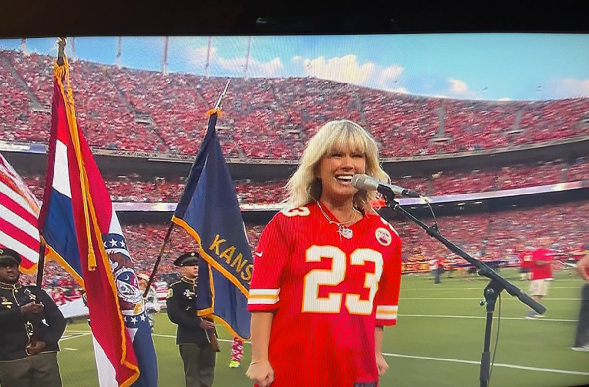 Natalie Grant's National Anthem Performance For 'Thursday Night