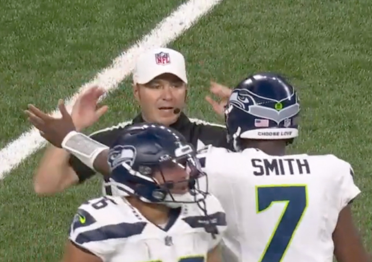 All-22 view reveals how Seattle Seahawks quarterback Geno Smith's 18-yard  first-down scamper unfolds