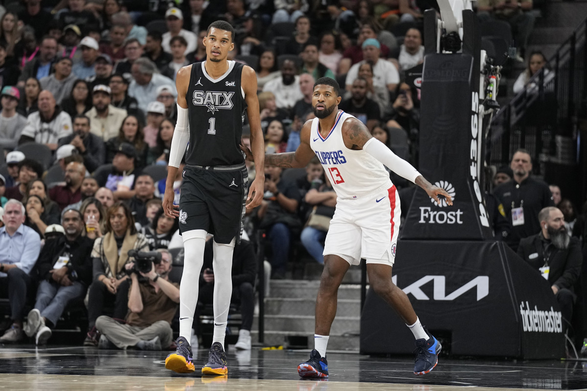 Spurs Rival Houston Rockets Linked To Superstar Free Agent - Nba 